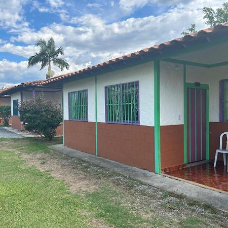 Hotel Campestre Manantial Del Quindio Montenegro Exterior photo